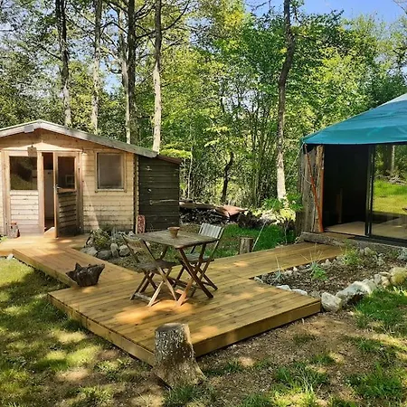 Luxury tent Yourte Les Hulottes En Comminges Juzet-d'Izaut